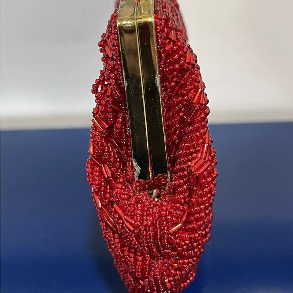 Red Beaded Purse Evening Bag Clamshell Scallop Clutch Gold Chain Vintage 70s 80s - Picture 5 of 8